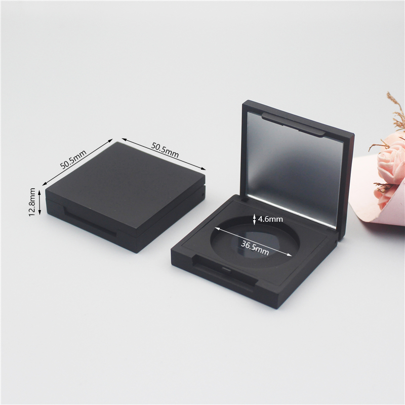 Square mirrored round highlight box