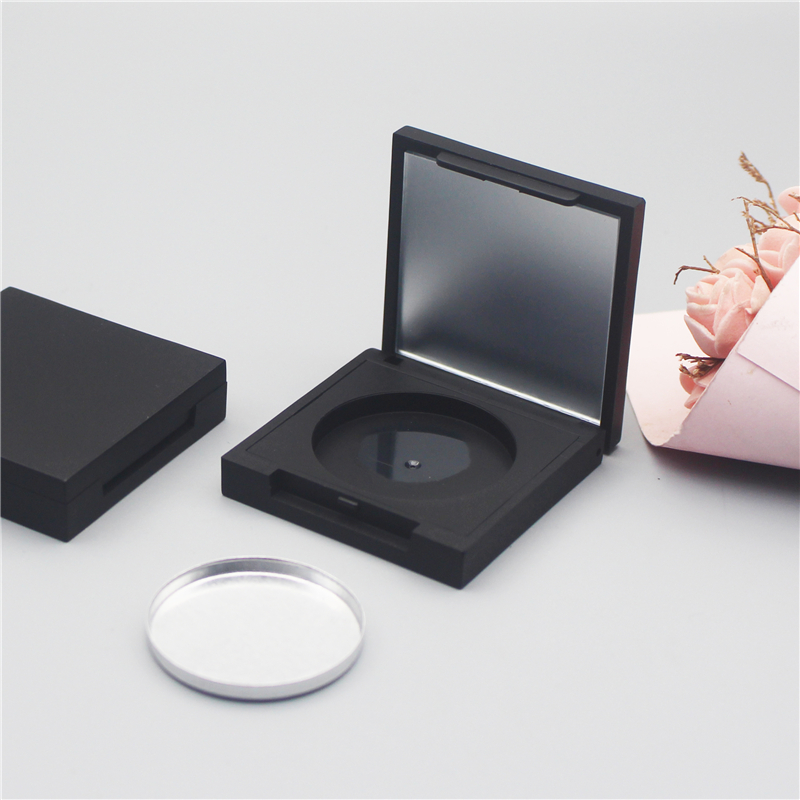 Square mirrored round highlight box